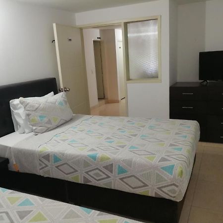 Aparta Hotel Victoria In โบโกตา ภายนอก รูปภาพ