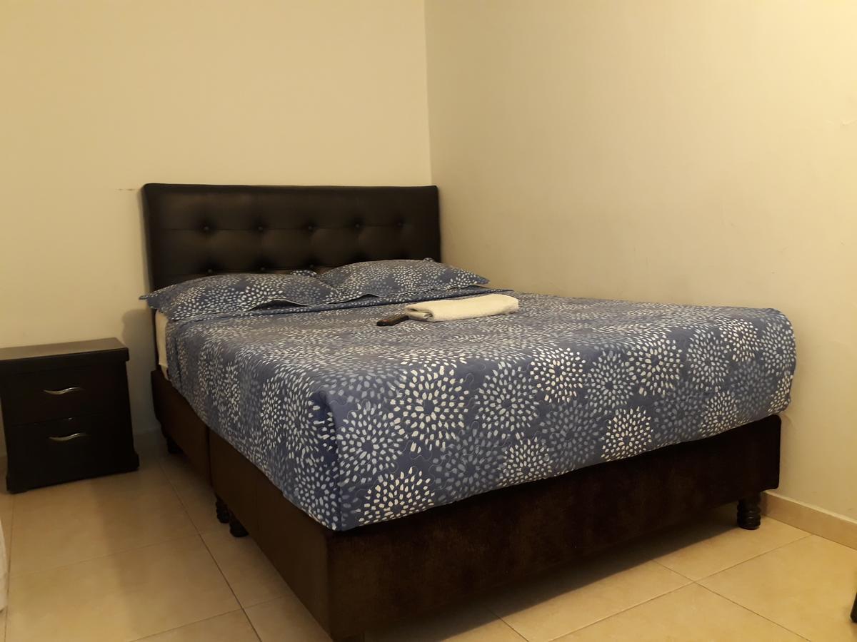Aparta Hotel Victoria In โบโกตา ภายนอก รูปภาพ